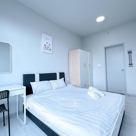 Vv Homestay Jesselton Quay Surla Sabah Mall Kk 亚庇贵赴行馆 Kota Kinabalu Exterior photo