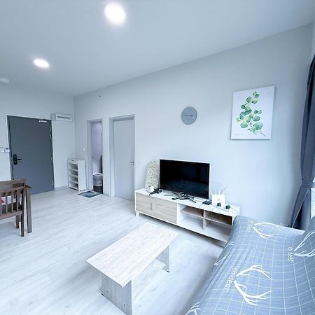 Vv Homestay Jesselton Quay Surla Sabah Mall Kk 亚庇贵赴行馆 Kota Kinabalu Exterior photo